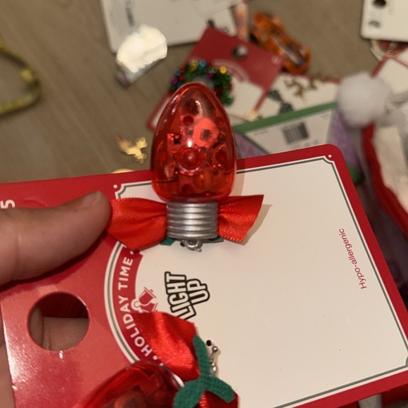 Holiday time light up earrings - Picture 5 of 5